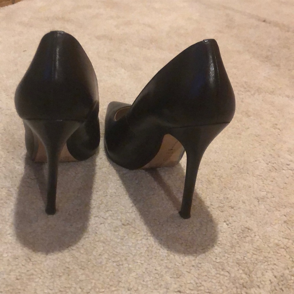 Michael Kors black leather pumps - Picture 3 of 5